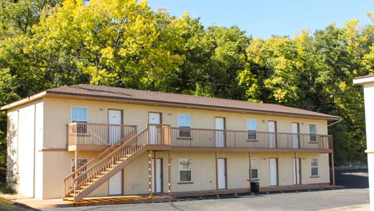 Golden Wheat Budget Host Inn Junction City Exterior photo