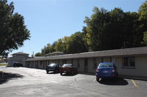 Golden Wheat Budget Host Inn Junction City Exterior photo