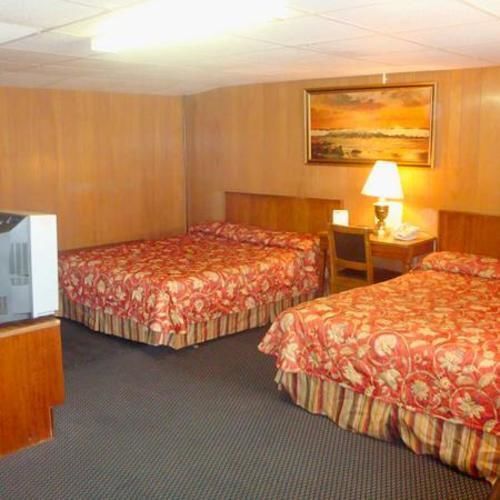Golden Wheat Budget Host Inn Junction City Exterior photo